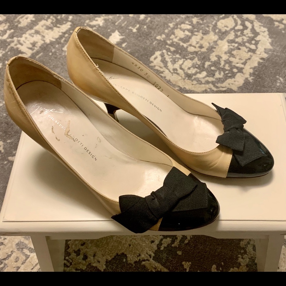 Giuseppe Zanotti spectator pumps with bow size 8